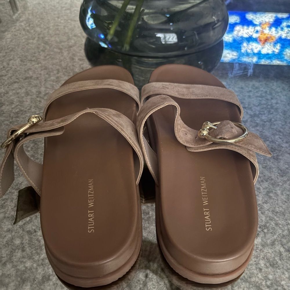 Stuart Weitzman Joni Suede Flatform Sandals - Picture 5 of 5